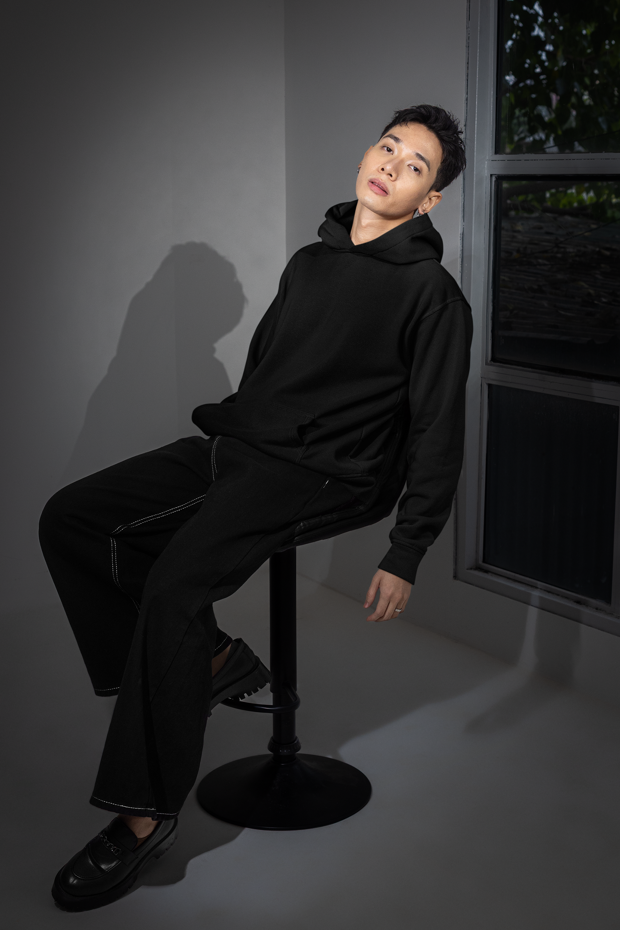Essential Oversized Hoodie - Black