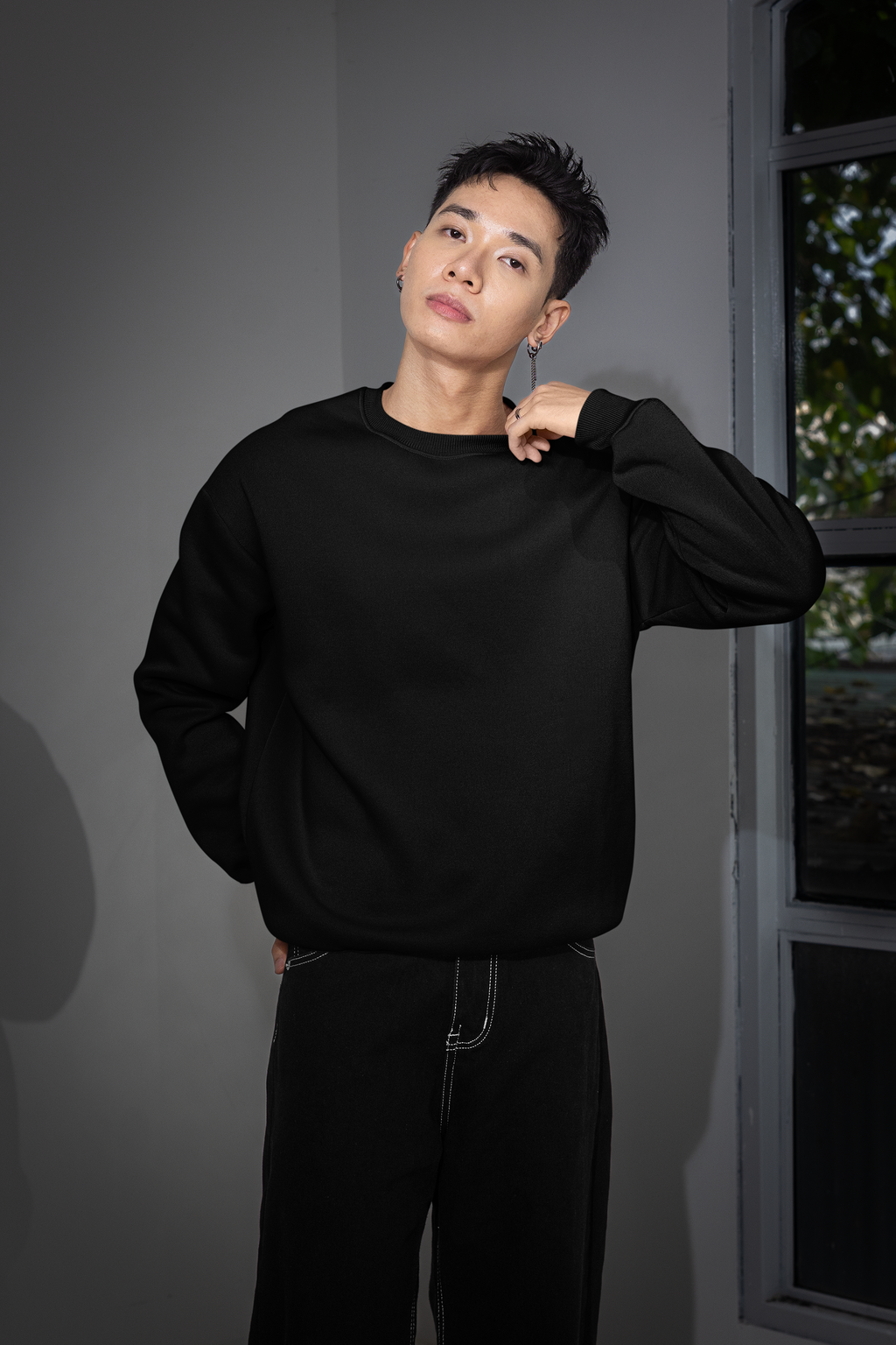 Essential Oversized Sweatshirt - Black